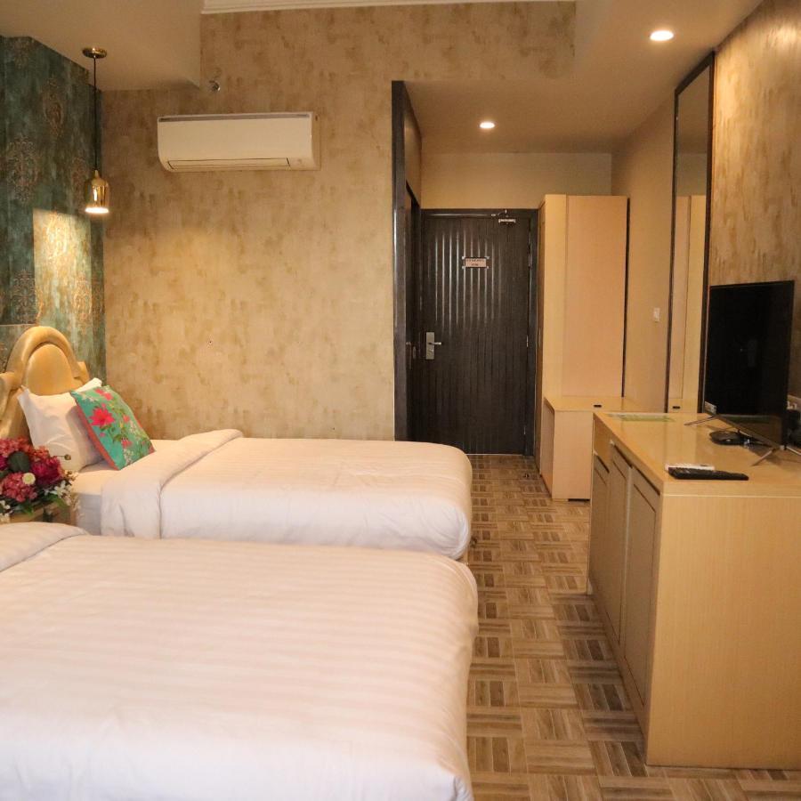 Hotel Casa Aishbagh Lucknow Esterno foto
