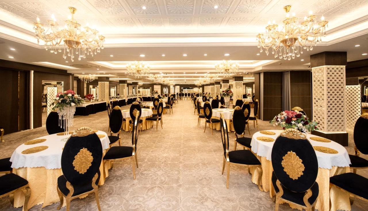 Hotel Casa Aishbagh Lucknow Esterno foto